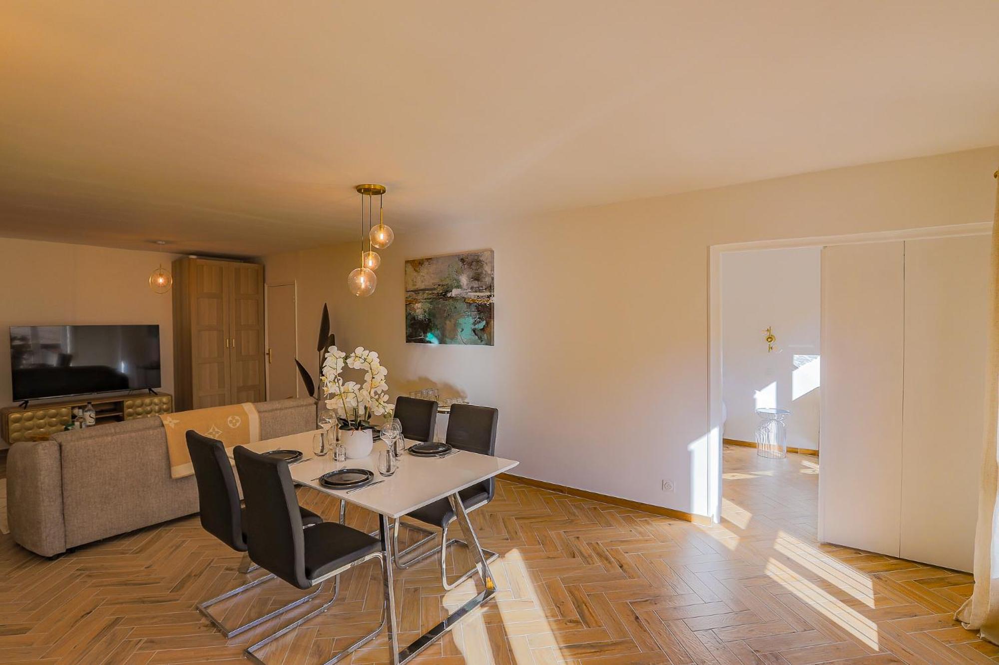 Casa Isulana-Standing-Hyper Centre Apartment เอลเลอรูซ ภายนอก รูปภาพ