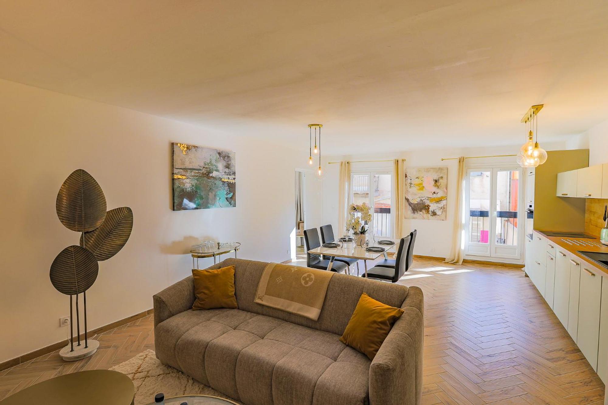 Casa Isulana-Standing-Hyper Centre Apartment เอลเลอรูซ ภายนอก รูปภาพ