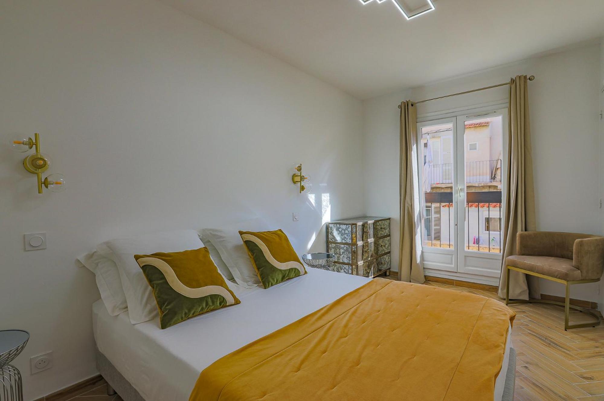 Casa Isulana-Standing-Hyper Centre Apartment เอลเลอรูซ ภายนอก รูปภาพ